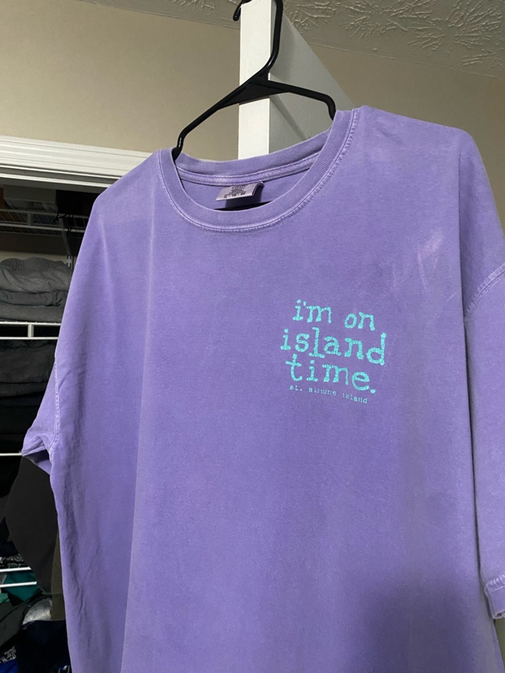Comfort Colors Lavender "i'm on island time." Graphic Tee - Picture 2 of 4